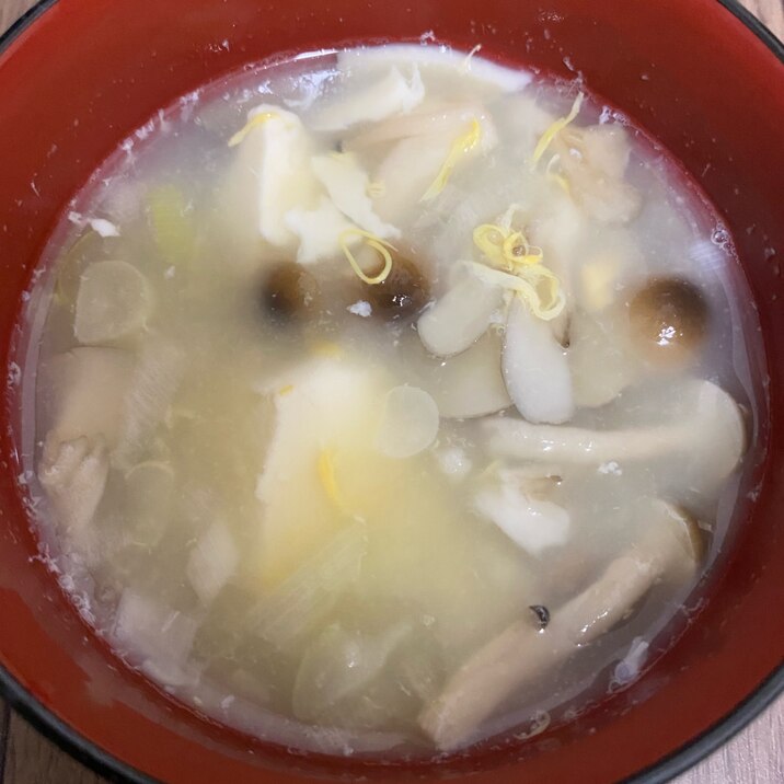 きのこと卵と豆腐の鶏がらスープ